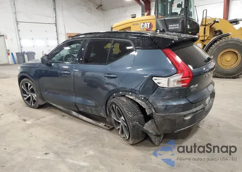 2022 Volvo Xc40 T5 R-Design z USA, uszkodzony, nr VIN YV4162UM3N2732255